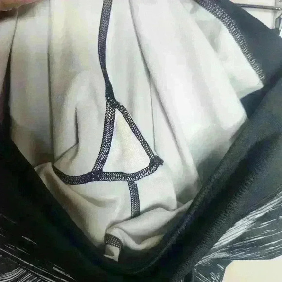 Under armour women's fitted compression leggings geometric print size large - Picture 8 of 8